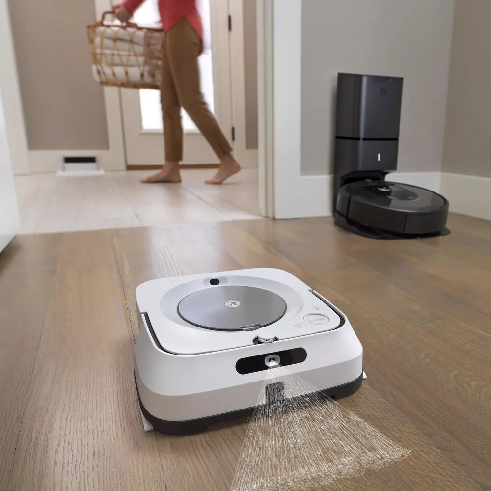 Roomba i7156 se coordina con el robot friega suelos Braava jet m6